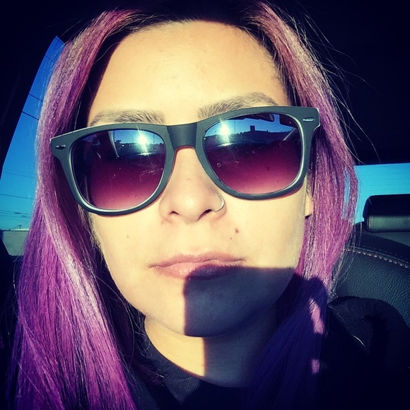 Meet your Posher, Yolanda - Picture 1 of 1